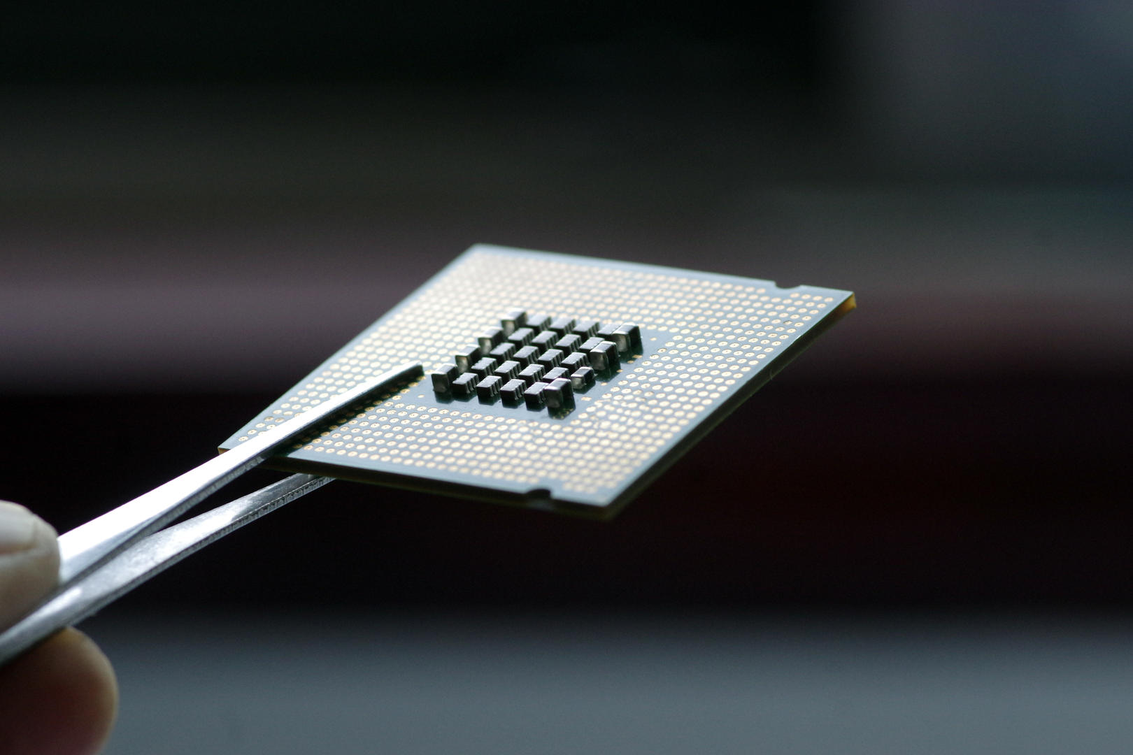 芯片人才暗戰：畢業能拿三四十萬，獵頭開始挖應屆生，跳槽漲薪50%