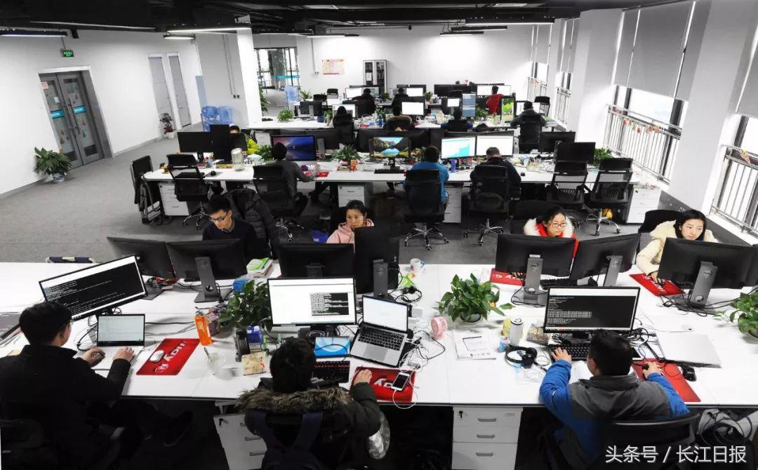 這家給小米、斗魚提供網(wǎng)絡(luò)安全服務(wù)的企業(yè)，“研發(fā)大腦”設(shè)在光谷